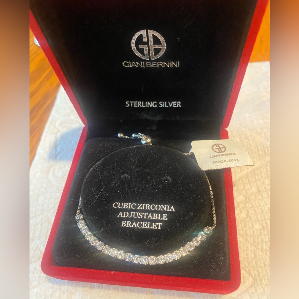 🎁NEW IN BOX CIANI BERNINI BRACELET🎁